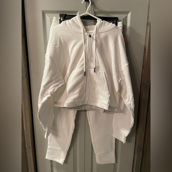 NWT Sports Illustrated Crop hoodie jacket size XL and Slim joggers size L Set - Picture 1 of 11